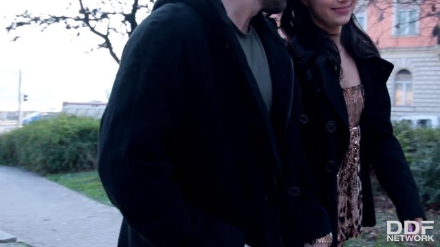 Превью Небритый мужчина накормил подружку теплой кончой № 23577