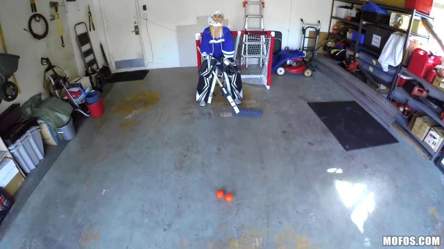 Превью Хоккеистка в униформе сосет тренеру большой писюн № 23596