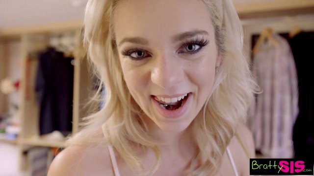 Превью Блондинка на кухне соблазнила лучшего друга брата № 23749