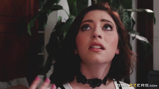 Превью Мужик поласкал бритой палкой пухлую пизду соседки № 23808