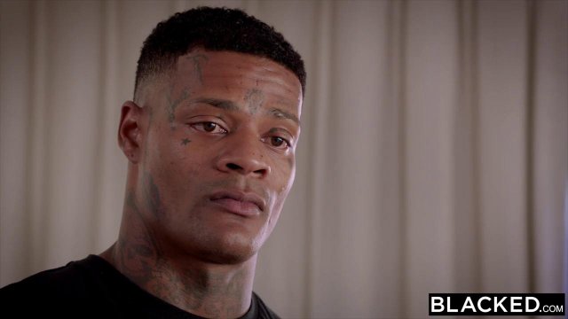 Превью Черный обожает ставить раком любовницу и давать большой хуец внутрь писи № 23831