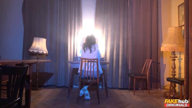 Превью Пьяная на вписке дала незнакомому парню в комнате в нежную пизду № 23901