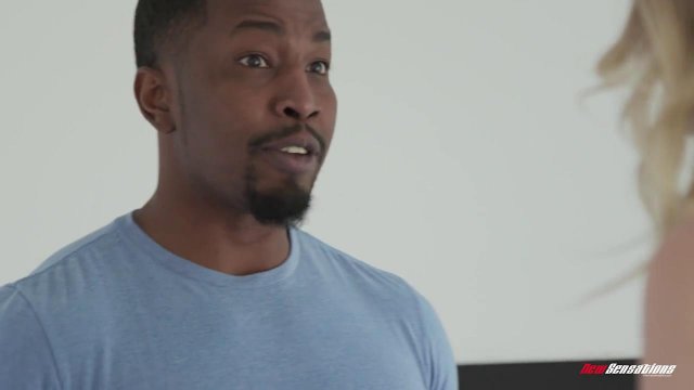 Превью Негр полизал волосатую белую пизду и трахнул толстым членом № 35008