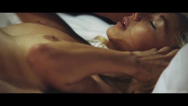 Солдат в отпуске долго ебется с пошлой блондинкой