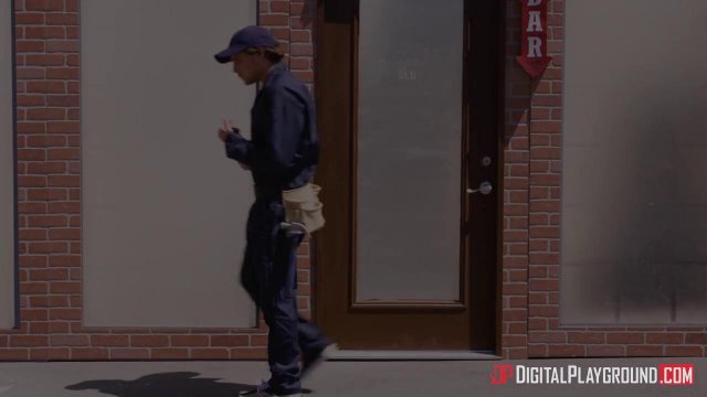 Превью Два друга на спор растягивают пизду и очко пьяной девки № 35312