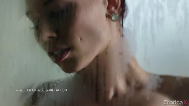 Превью Муж ублажает растянутую писечку жены большим стояком № 35354