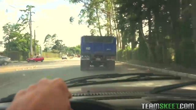 Превью Сисястая милфа изменила с сантехником и глотнула кончи № 35373