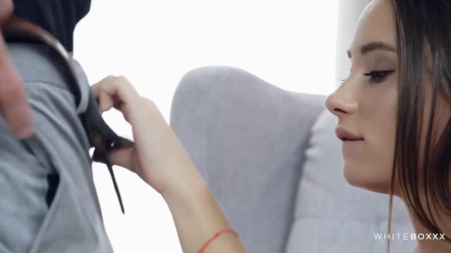 Превью Солдат на кресле жестко и до боли трахнул модель № 35381