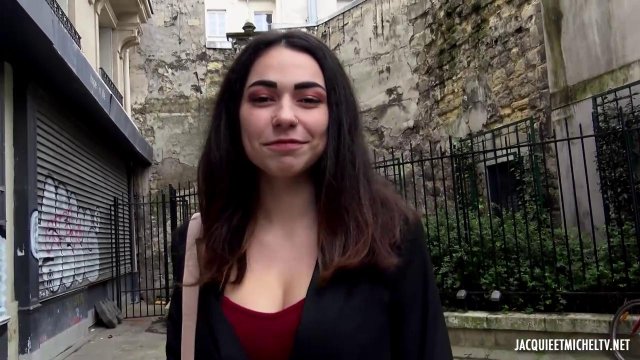 Превью Мужчина в белой рубашке в отеле выебал доступную шалаву № 35435