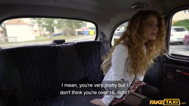 Превью Девушка в машине наслаждается вагинальным проебом розовой пилотки № 35451