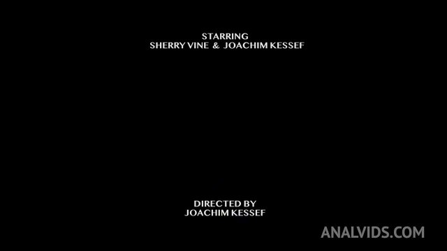 Превью Девушка натягивает вагину на черный шланг другана № 35480