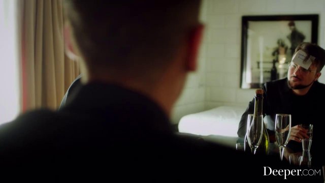 Превью Ебля в два члена с крутыми мужчинами сводит подружку с ума № 35481