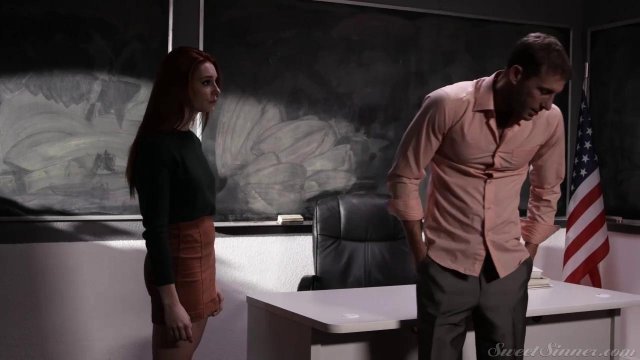 Превью Учитель захотел раком в кабинете оттрахать молодую партнершу № 35482