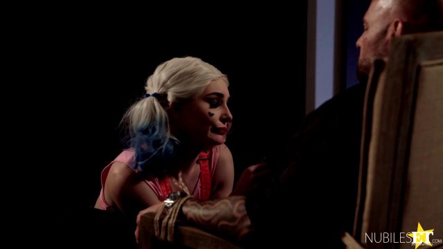 Превью Бизнесмен в кресле усадил любимую пиздой на мощный фаллос № 35534