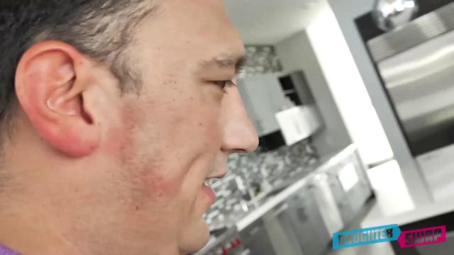 Превью Групповой трах с милашками устроили грабители на диване № 35574