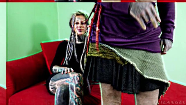 Превью Татуированная девица трахается во всех позах со своим приятелем № 35615