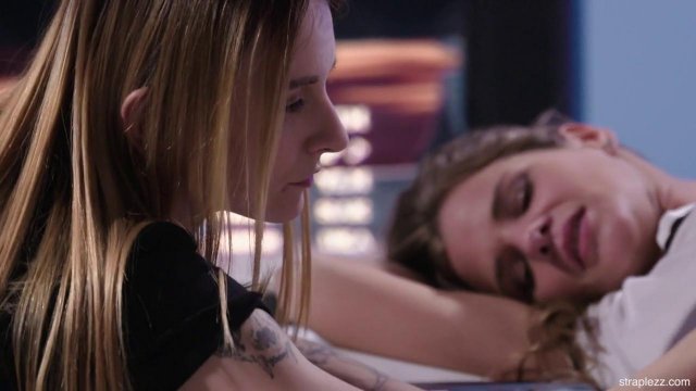 Превью Лесбиянки в колготках ебутся со страпоном и стонут от кайфа № 35622