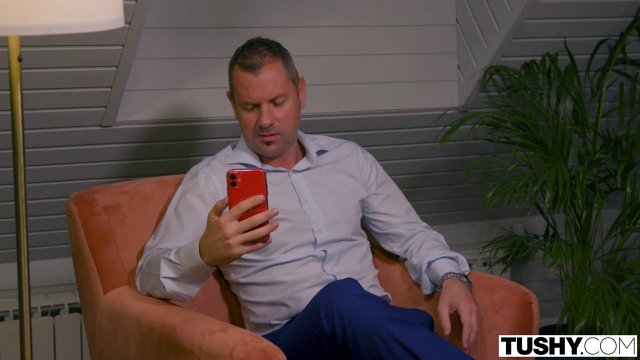 Превью Анальное проникновение молодой жене подарил супруг в постели № 35640