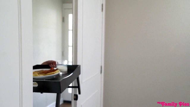 Превью Девушка в очках ебется в пизду раком со своим новым ухажером № 35684