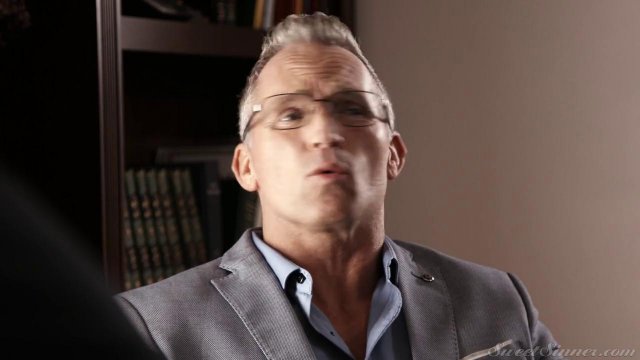 Превью Студентка сосет и садится на горячий хуй любимого профессора № 35777