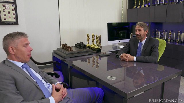 Превью Двойным проникновением начальники ебут стройную секретаршу № 35784