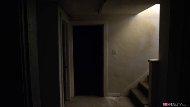 Превью Страстный куннилингус возбудил блондинку с розовой вагиной № 35799