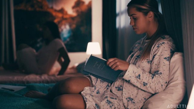 Превью Лесбиянки страстно целуются и вылизывают друг другу письки № 35838