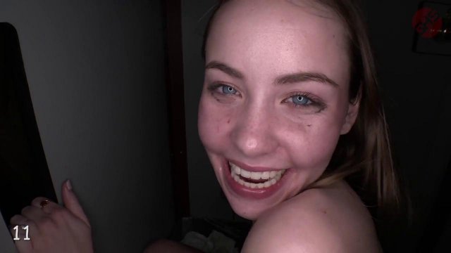 Превью Молодая отсасывает член незнакомого мужика и пробует сперму № 35864