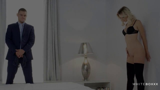 Превью Связанная блондинка кайфует от куни и жаркого траха с приятелем № 35869