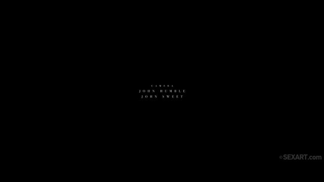 Превью Красивый секс с нежными поцелуями влюбленной парочки в постели № 35887