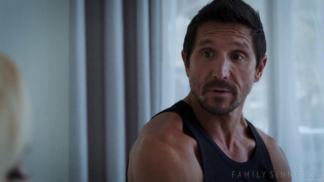 Превью Молодая блондинка со зрелым мужиком пробует разные позы в сексе № 35910