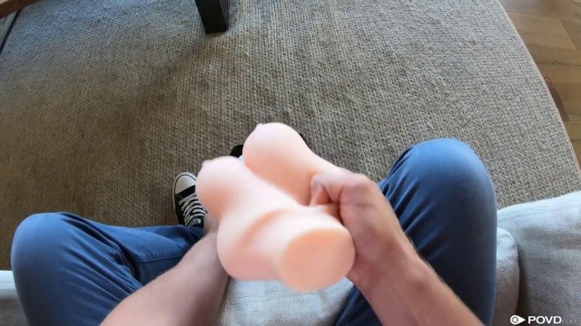 Превью Молодая блондинка подставила аппетитную письку для члена друга № 35915