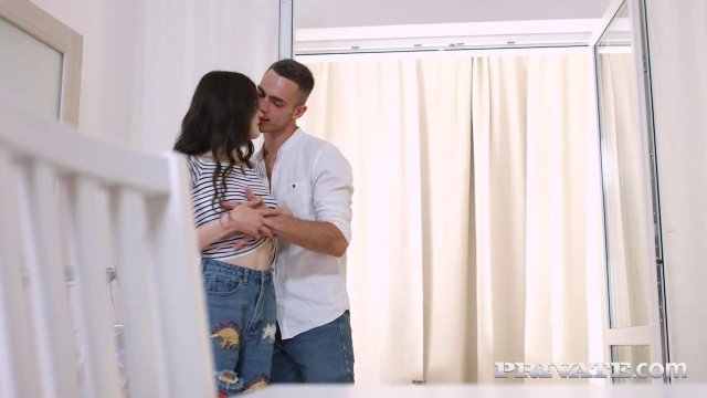 Превью Худая девушка села на член парня после нежного куннилингуса № 35944