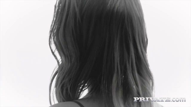 Превью Эскортница в чулках дает в жопу богатому клиенту на кровати № 36004