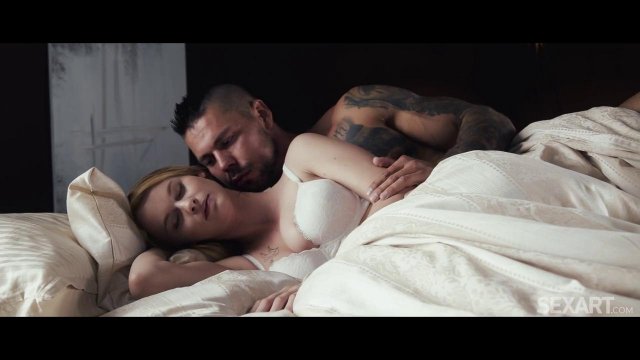 Превью Грудастая красотка занялась утренним сексом с накаченным парнем № 36119