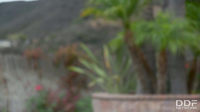 Превью Абелла Дейнджер трахается с мужиком на диване после куни № 36140