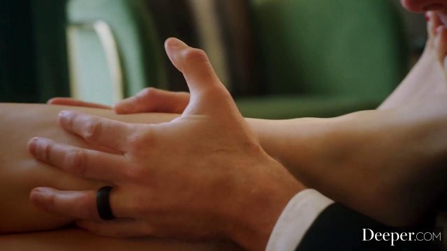 Превью Стройная шатенка с большими сиськами классно трахается со зрелым любовником № 36142