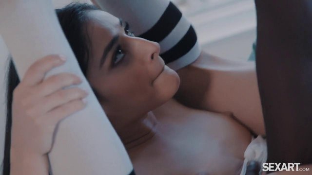 Превью Негр трахнул красивую индийскую телку большим членом № 36147