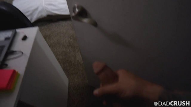 Превью Две красотки насаживаются на член любовника из ночного клуба ранним утром № 36159