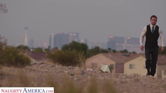 Превью Повез в отель для членовредительства № 36216