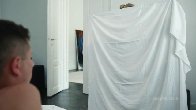 Превью Не доспала дома, полезла к коллеге в койку № 36219