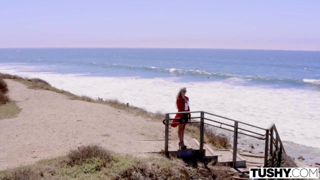 Превью Она похлеще любой куклы-барби № 36229