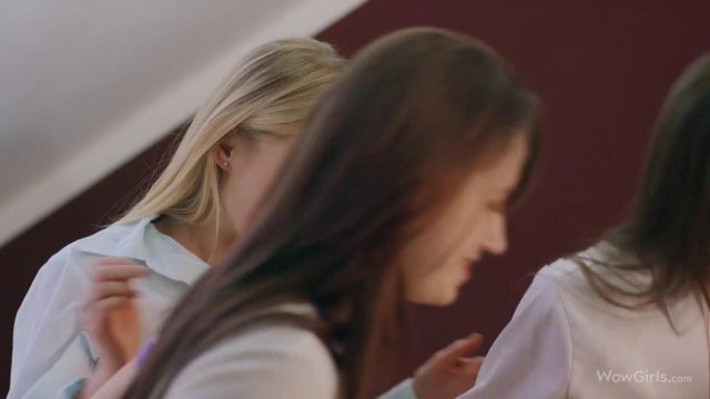 Превью Две сучки лижут пизду - вот так забава № 36277