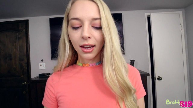 Превью Сосала с интересом - хуй брата в киске тесен № 36303