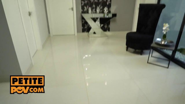 Превью Всунул в красивую попку телки член по самые яйца № 41193