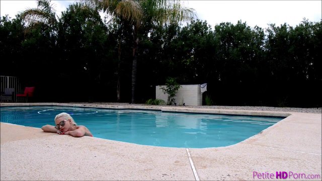 Превью Помог красотке кончить от члена вместо мастурбации № 41258