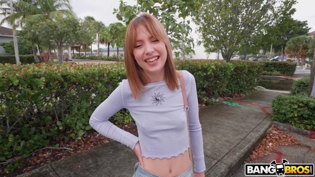 Превью Трахает в машине незнакомку черным членом до упора № 41332