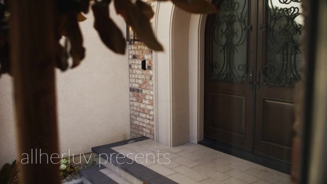 Превью Соблазнилась киской любимой мачехи № 44127