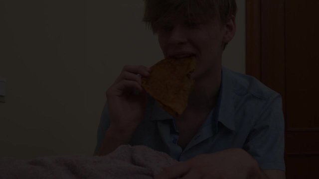 Превью Задрот заметил измену своей телочки? № 44177